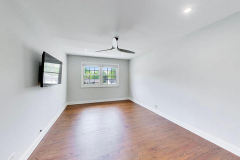 Tiny photo for 504 W Berkley Drive, Arlington Heights, IL 60004 (MLS # 12610720)