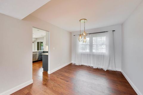 Tiny photo for 504 W Berkley Drive, Arlington Heights, IL 60004 (MLS # 12610720)