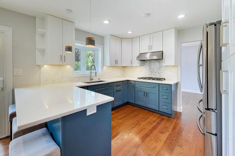 Tiny photo for 504 W Berkley Drive, Arlington Heights, IL 60004 (MLS # 12610720)