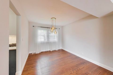 Tiny photo for 504 W Berkley Drive, Arlington Heights, IL 60004 (MLS # 12610720)