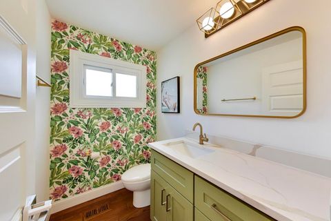 Tiny photo for 504 W Berkley Drive, Arlington Heights, IL 60004 (MLS # 12610720)