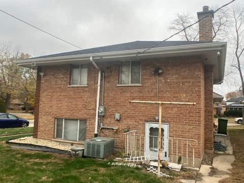 Tiny photo for 14700 Avalon Avenue, Dolton, IL 60419 (MLS # 12511254)