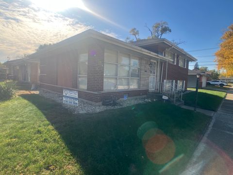 Tiny photo for 14700 Avalon Avenue, Dolton, IL 60419 (MLS # 12511254)