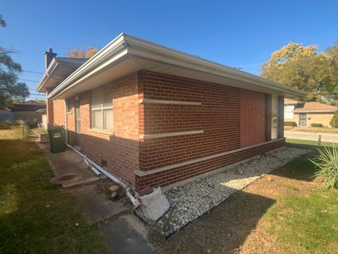 Tiny photo for 14700 Avalon Avenue, Dolton, IL 60419 (MLS # 12511254)