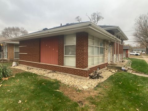 Tiny photo for 14700 Avalon Avenue, Dolton, IL 60419 (MLS # 12511254)