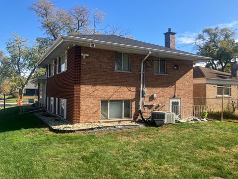 Tiny photo for 14700 Avalon Avenue, Dolton, IL 60419 (MLS # 12511254)