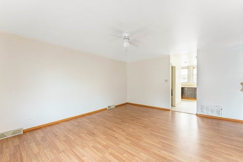 Tiny photo for 1370 Fargo Avenue #E, Des Plaines, IL 60018 (MLS # 12751209)