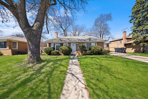 Tiny photo for 1012 E 159th Place, South Holland, IL 60473 (MLS # 12508914)