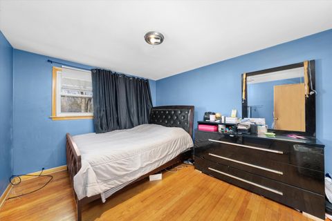 Tiny photo for 1012 E 159th Place, South Holland, IL 60473 (MLS # 12508914)