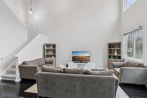 Tiny photo for 373 Evergreen Circle, Glendale Heights, IL 60139 (MLS # 12502785)