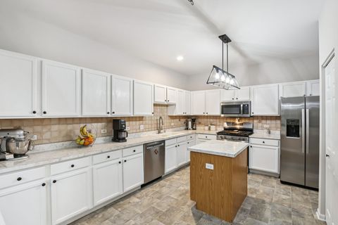 Tiny photo for 373 Evergreen Circle, Glendale Heights, IL 60139 (MLS # 12502785)