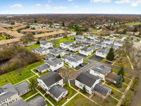 Tiny photo for 1481 Quaker Lane #117B, Prospect Heights, IL 60070 (MLS # 12524523)