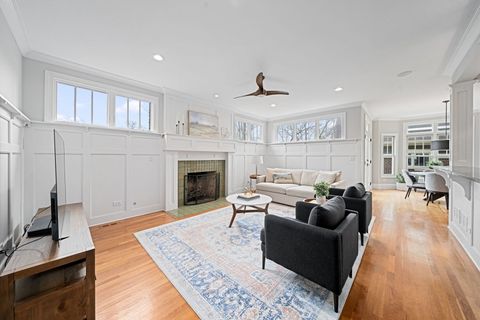 Tiny photo for 610 Hammerschmidt Avenue, Lombard, IL 60148 (MLS # 12433427)