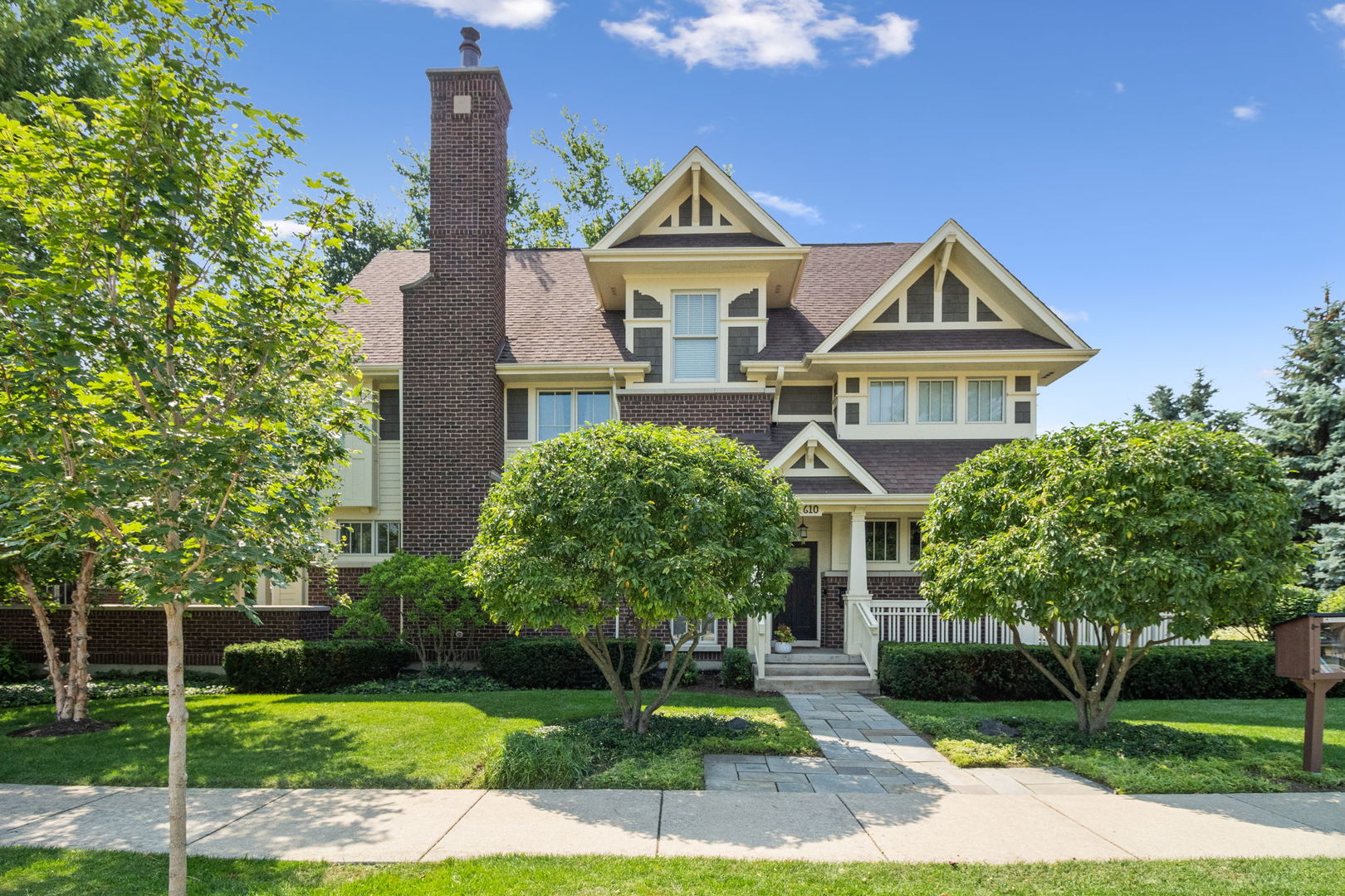 610 Hammerschmidt Avenue