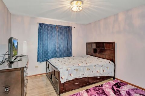 Tiny photo for 18154 Bettenhausen Drive, Tinley Park, IL 60487 (MLS # 12572006)