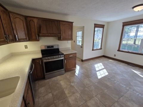 Tiny photo for 3405 Piccadilly Avenue, Mt Vernon, IL 62864 (MLS # 12598128)