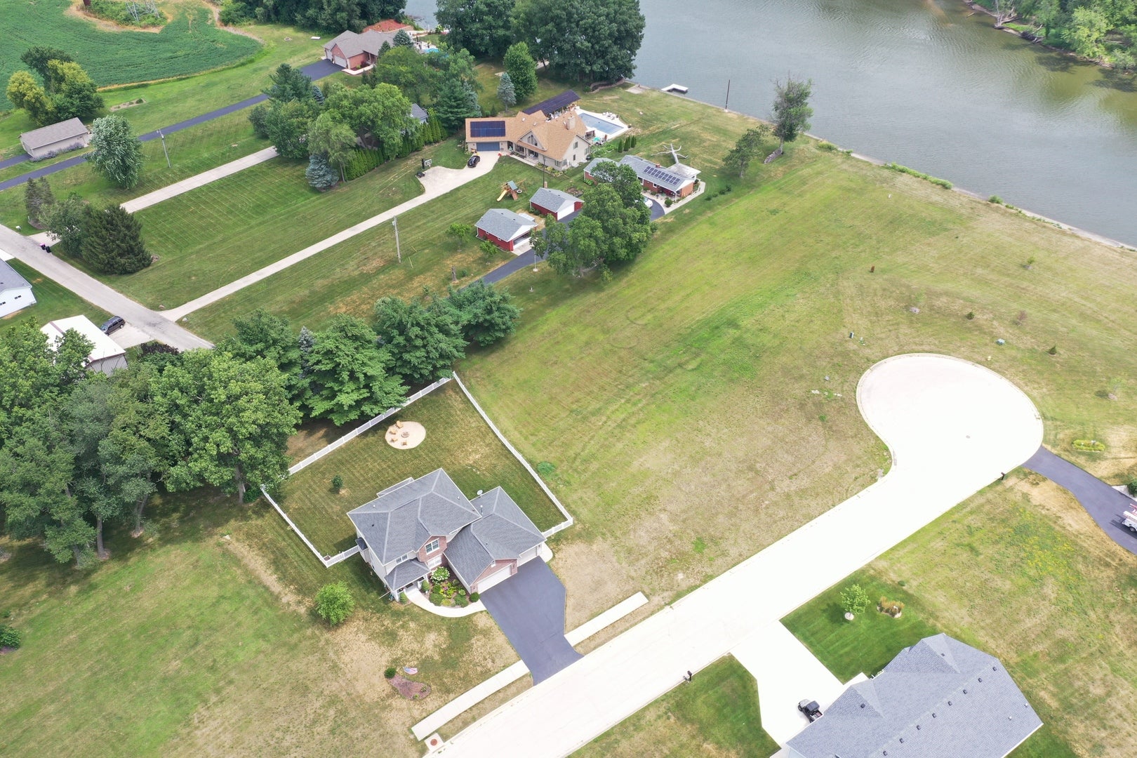 1272 Summerland Key
