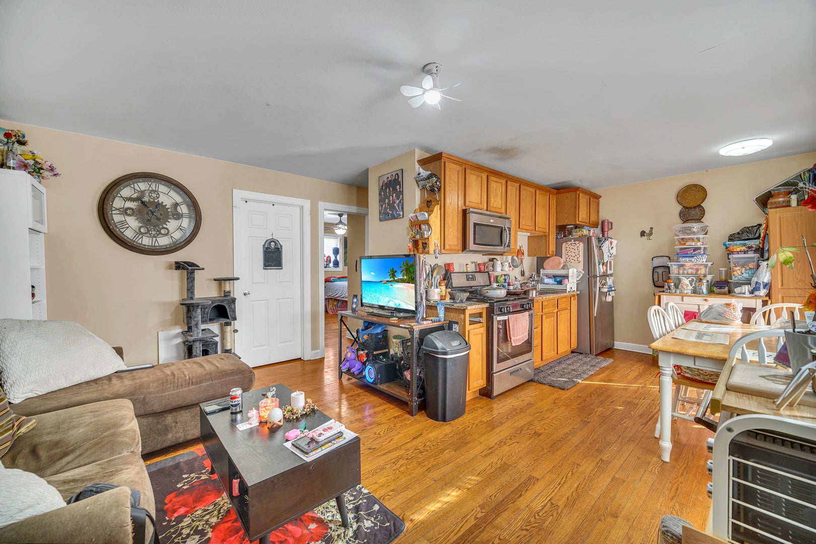 327 N Princeton Avenue 9