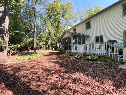 Tiny photo for 462 Kelly Lane, Crystal Lake, IL 60012 (MLS # 12469850)