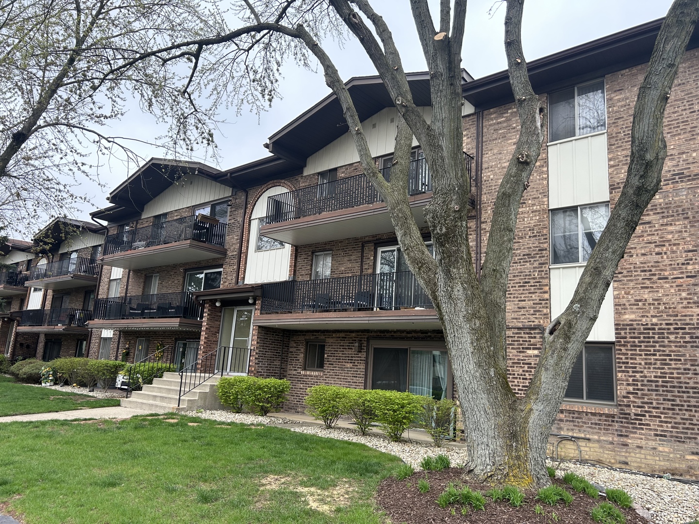 5231 James Lane 1310