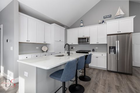 Tiny photo for 100 Great Loop Drive #34, Ottawa, IL 61350 (MLS # 12598160)