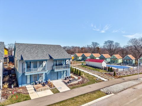 Tiny photo for 100 Great Loop Drive #34, Ottawa, IL 61350 (MLS # 12598160)