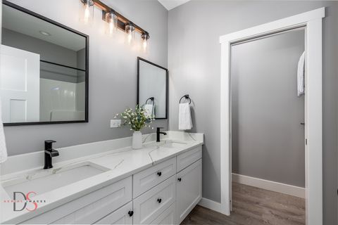 Tiny photo for 100 Great Loop Drive #34, Ottawa, IL 61350 (MLS # 12598160)