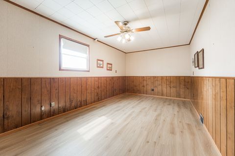Tiny photo for 679 W Elk Grove Boulevard, Elk Grove Village, IL 60007 (MLS # 12493406)