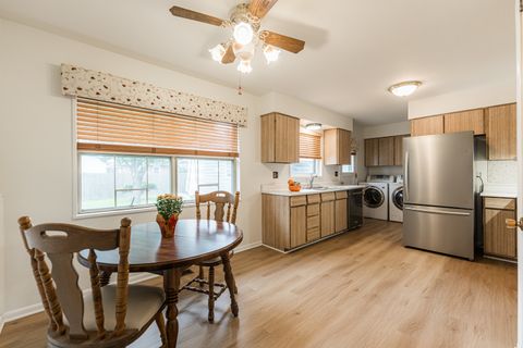 Tiny photo for 679 W Elk Grove Boulevard, Elk Grove Village, IL 60007 (MLS # 12493406)