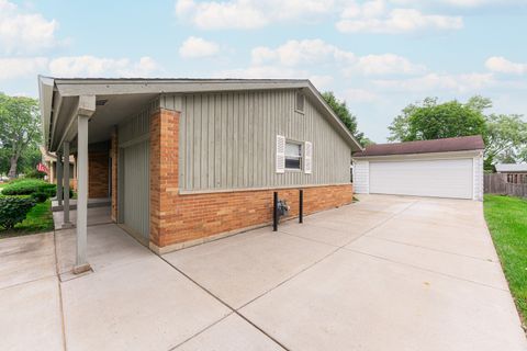 Tiny photo for 679 W Elk Grove Boulevard, Elk Grove Village, IL 60007 (MLS # 12493406)