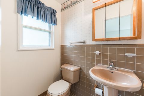 Tiny photo for 679 W Elk Grove Boulevard, Elk Grove Village, IL 60007 (MLS # 12493406)