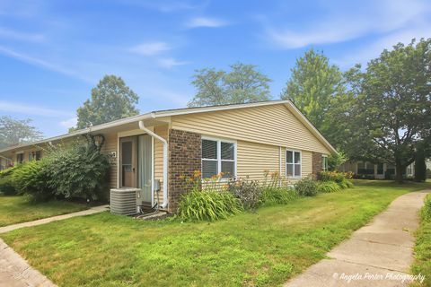 Tiny photo for 7323 Chevy Chase Court #43, Fox Lake, IL 60020 (MLS # 12709592)