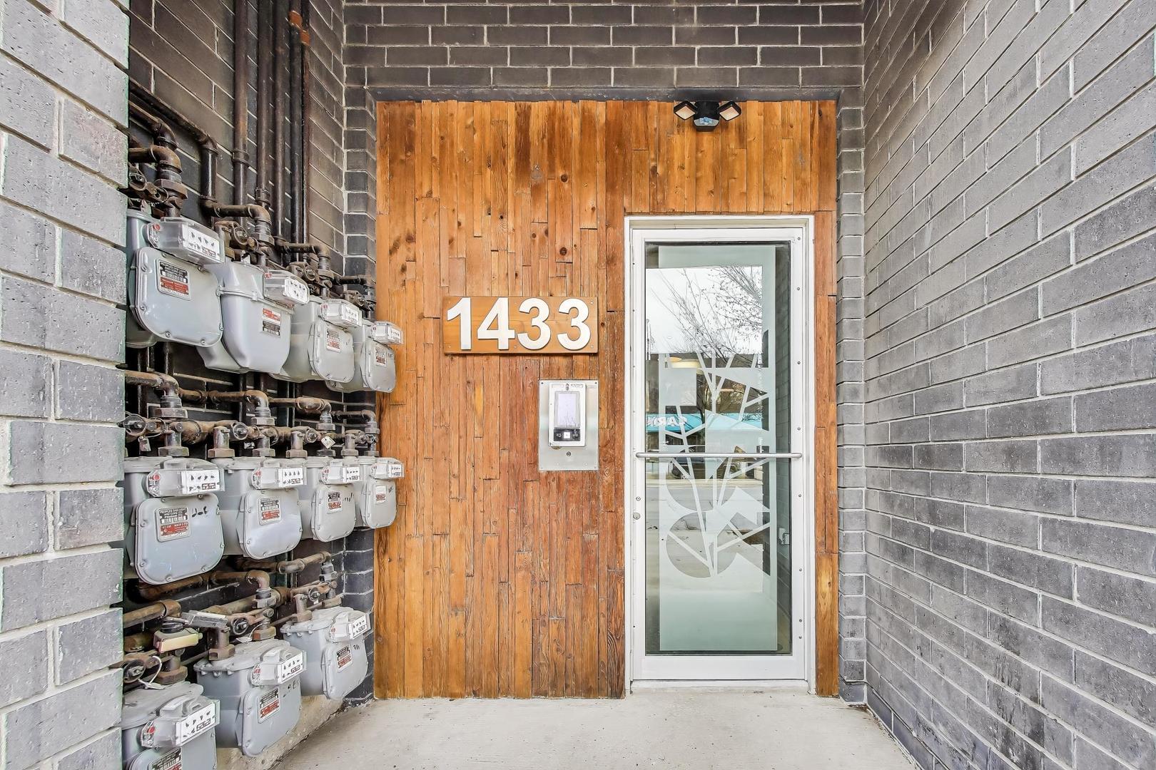 1433 N Ashland Avenue 3W