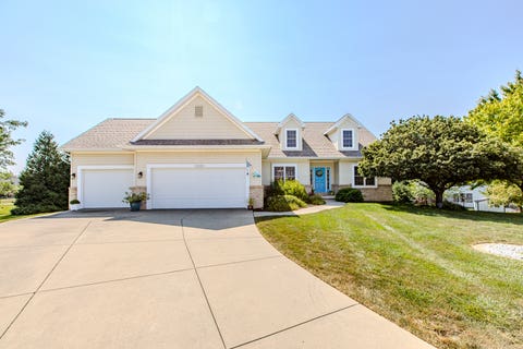 Photo of 2334 CASCADE Court, Normal, IL 61761 (MLS # 12713562)