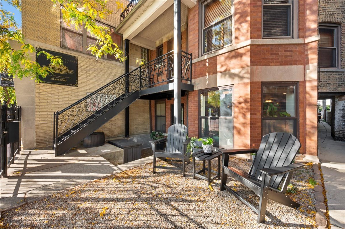 2030 W IRVING PARK Road 1