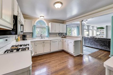 Tiny photo for 498 Calvin Court, Gurnee, IL 60031 (MLS # 12468697)