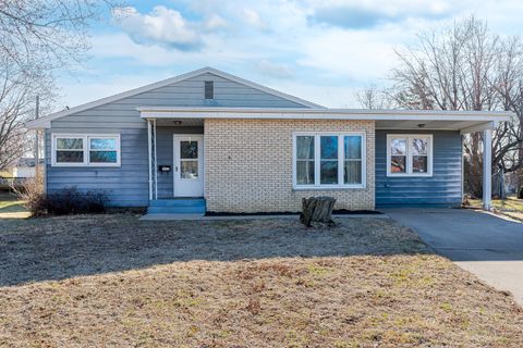 Photo of 1222 7th Avenue Court, Silvis, IL 61282 (MLS # 12588267)