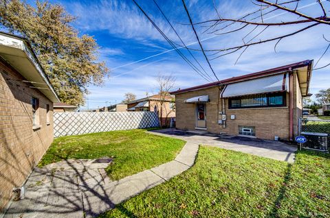 Tiny photo for 15056 Wabash Avenue, South Holland, IL 60473 (MLS # 12517884)