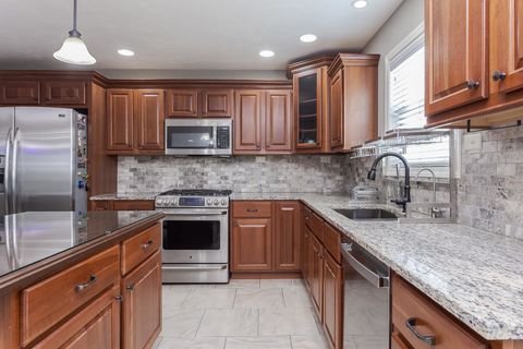 Tiny photo for 2501 Fieldstone Court, Normal, IL 61761 (MLS # 12570126)