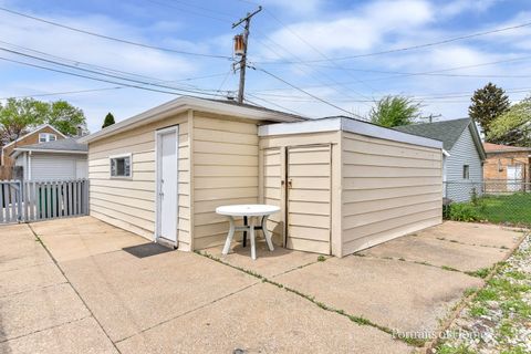 Tiny photo for 3834 WISCONSIN Avenue, Berwyn, IL 60402 (MLS # 12449951)