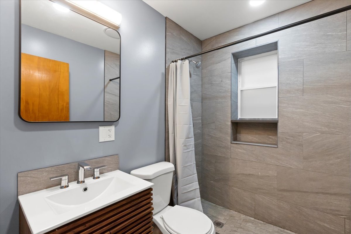 2131 W 53rd Place 1