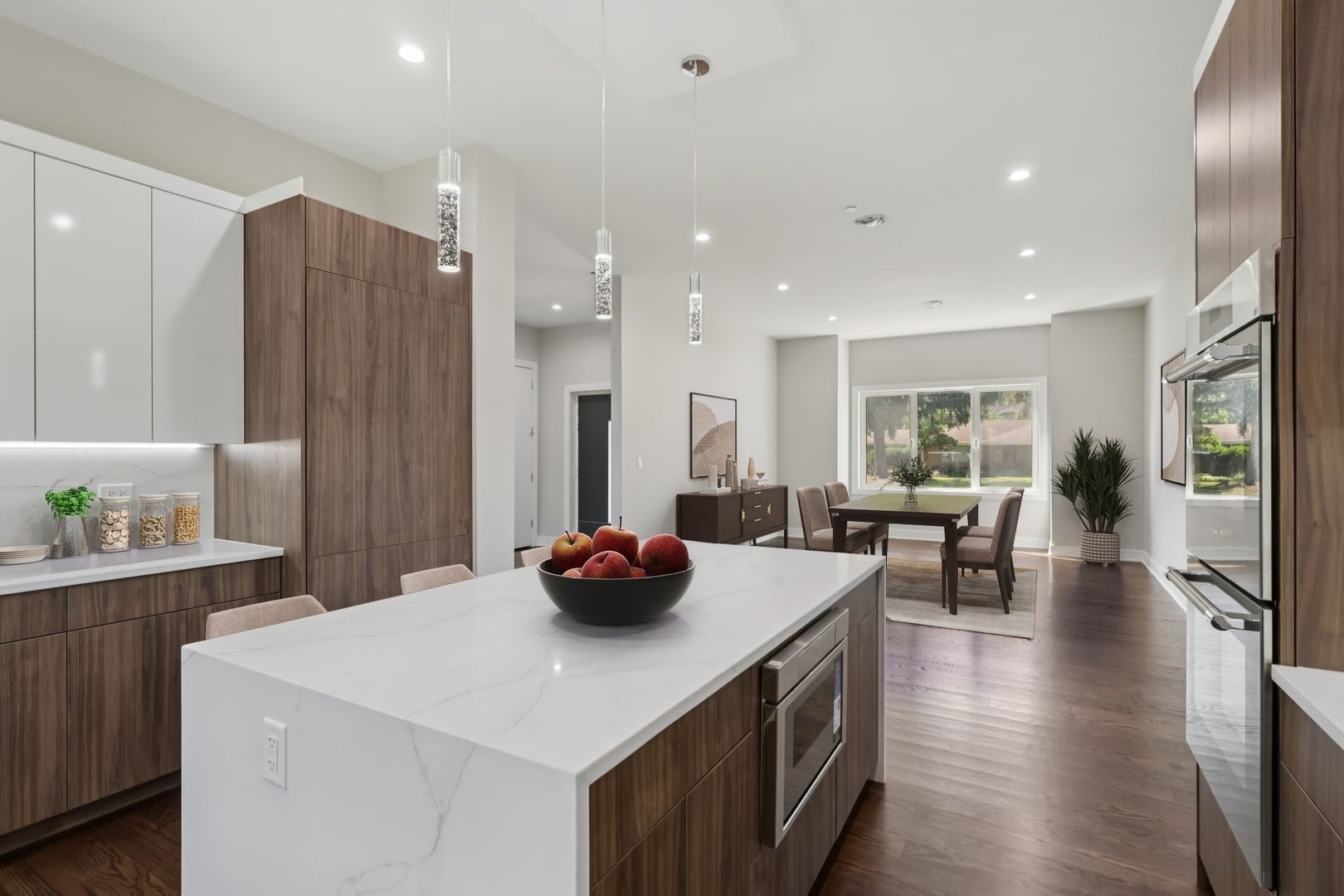 1744 Walnut Circle