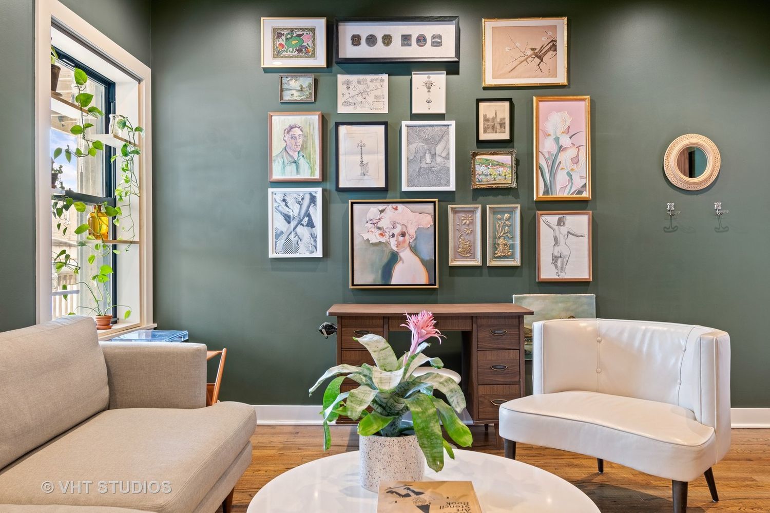 1454 W Roscoe Street 2W