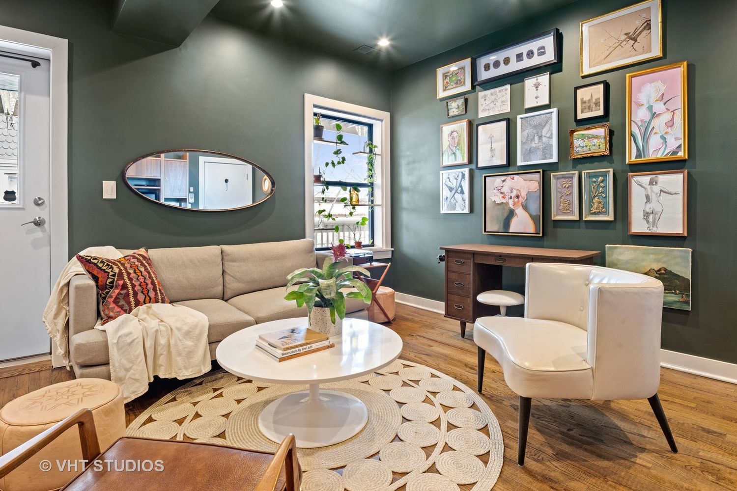 1454 W Roscoe Street 2W