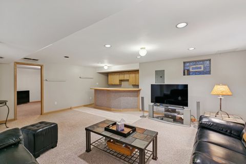Tiny photo for 18330 Pond View Court, Tinley Park, IL 60477 (MLS # 12453682)