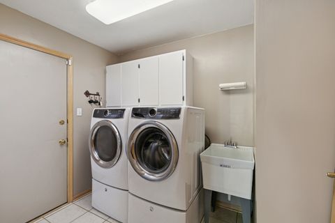 Tiny photo for 18330 Pond View Court, Tinley Park, IL 60477 (MLS # 12453682)