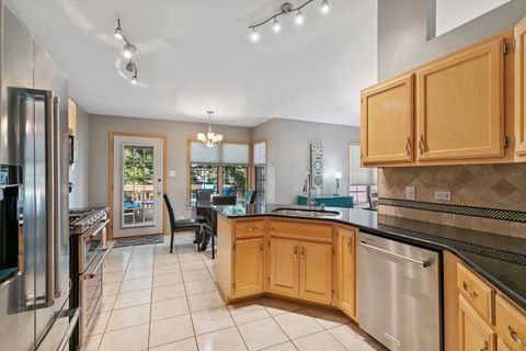 Tiny photo for 18330 Pond View Court, Tinley Park, IL 60477 (MLS # 12453682)