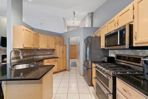 Tiny photo for 18330 Pond View Court, Tinley Park, IL 60477 (MLS # 12453682)