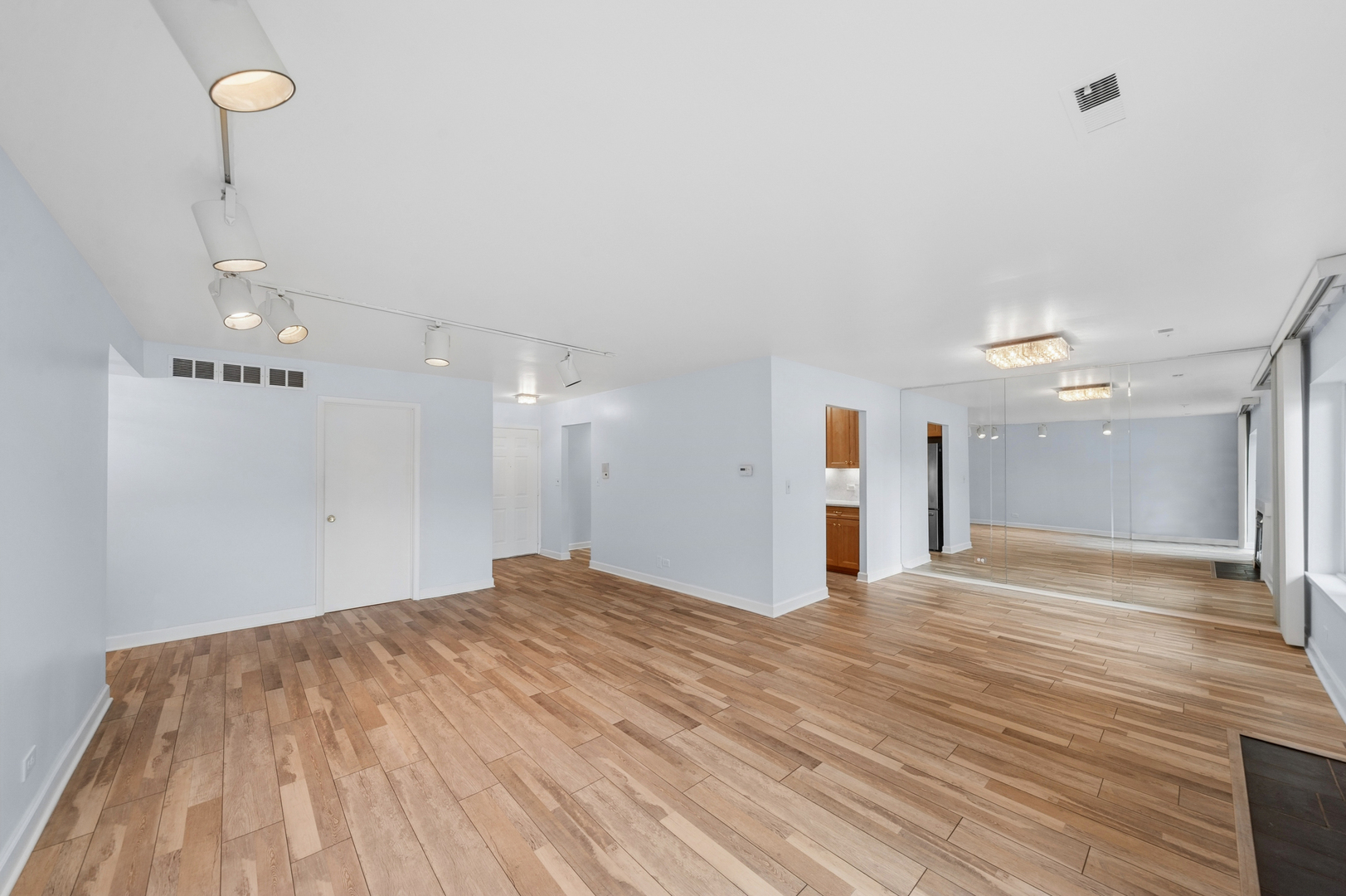 3070 Pheasant Creek Drive 106