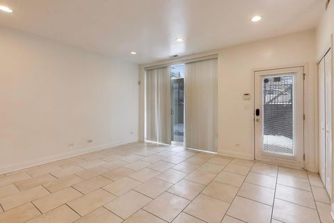 Tiny photo for 2615 S Lowe Avenue #1S, Chicago, IL 60616 (MLS # 12551746)